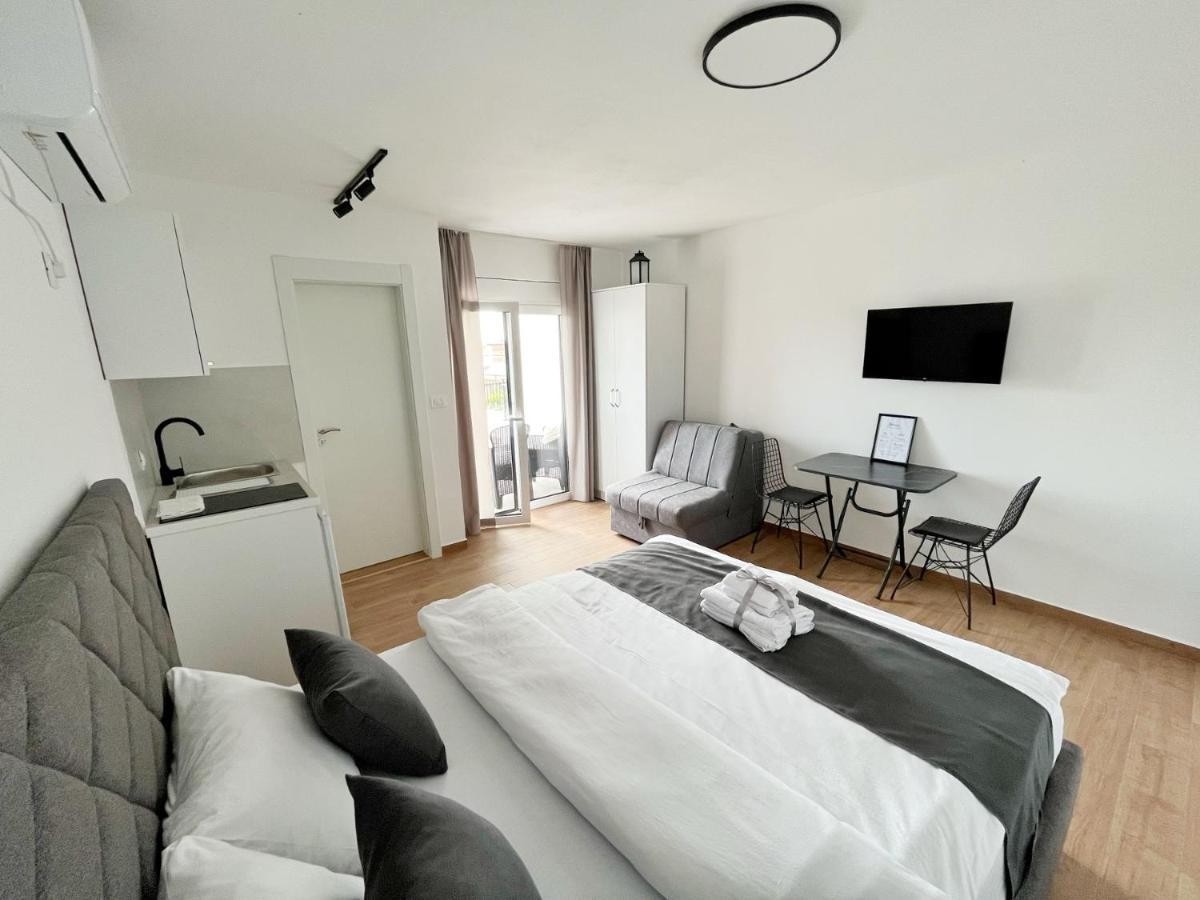 Lana Apartmani Бар Екстериор снимка