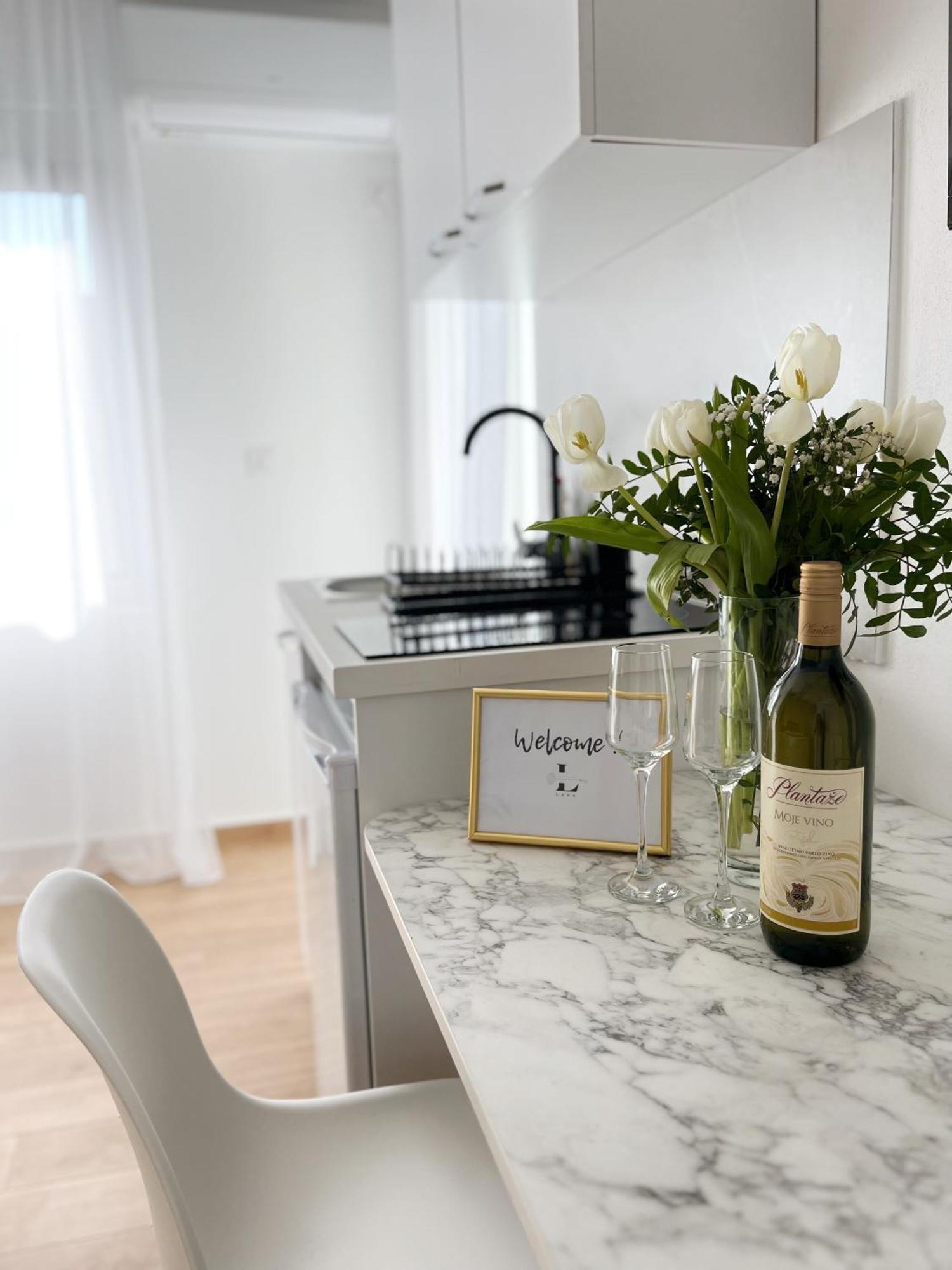 Lana Apartmani Бар Екстериор снимка